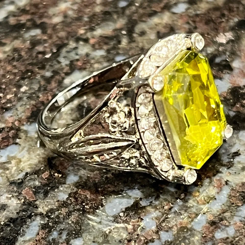 Cocktail Ring Sz 6.5, Olivine color